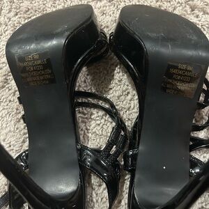 Hot Tomato Glossy Black Heels